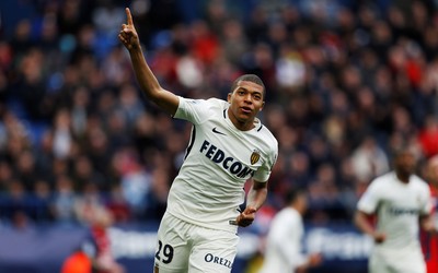 BET5体育快讯-亚马尔让巴萨重建加速